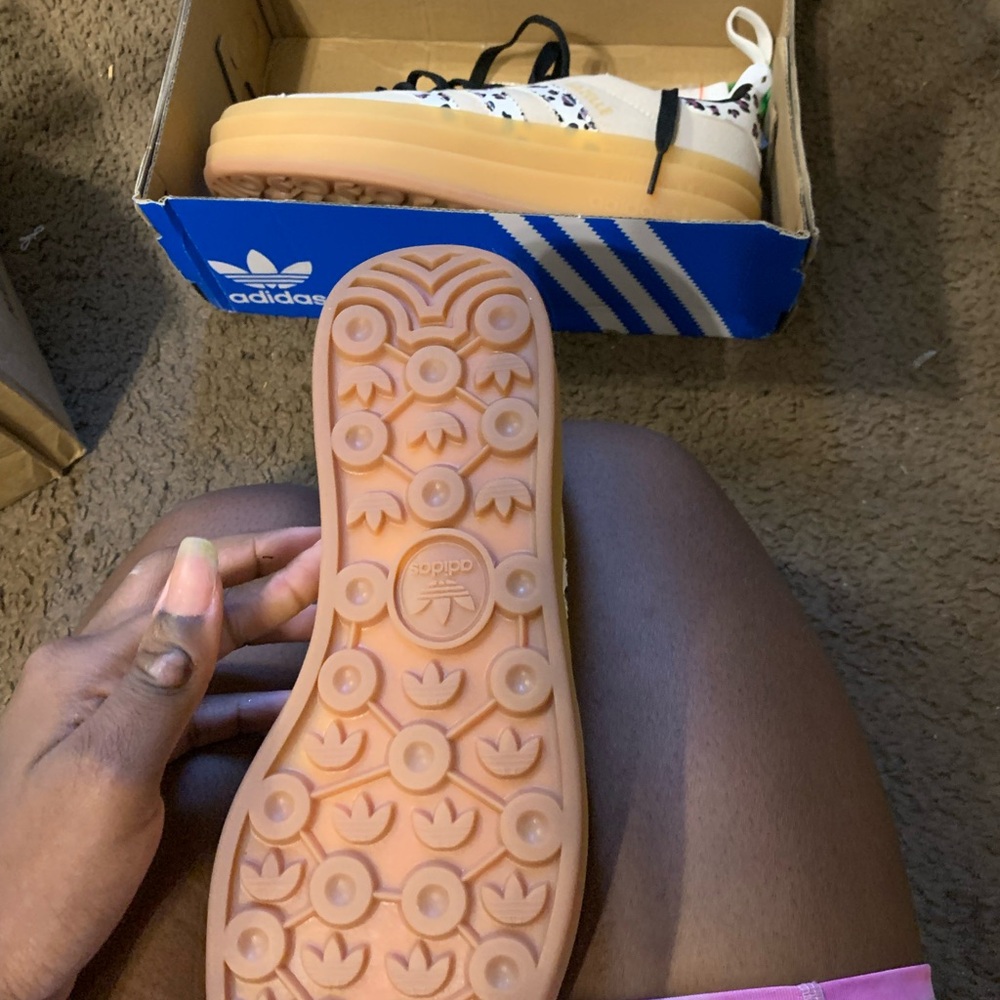 COPY - Adidas - Picture 3 of 13